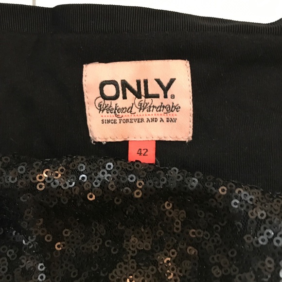 Black sequin skirt - Picture 3 of 5